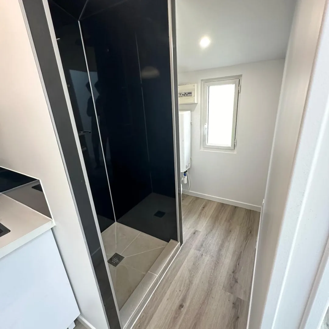 Rénovation petite salle de bain réalisée par Draveil Rénovation